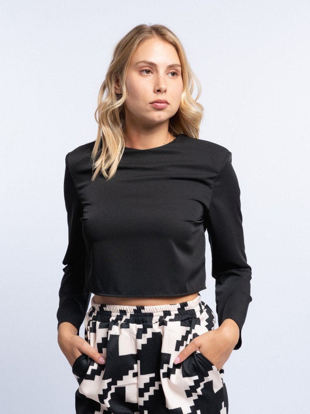 Blusa acetinada cropped