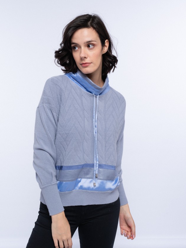 Sweater with balloon sleeves