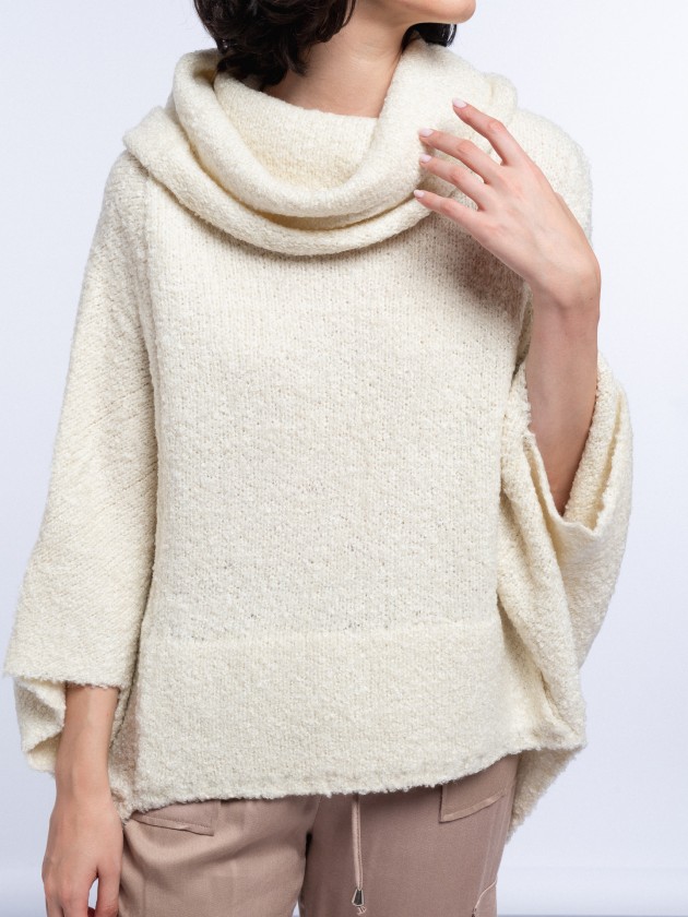 Large poncho with pockets