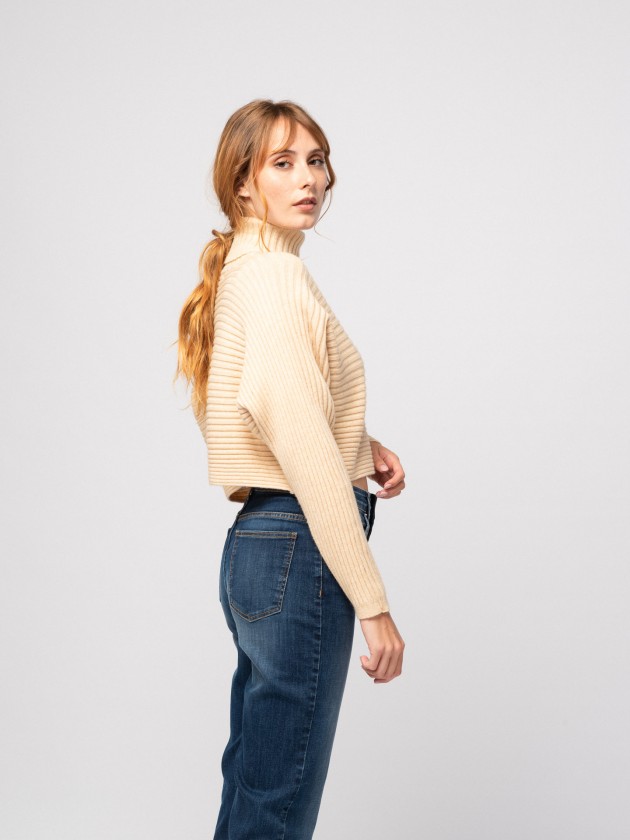 Turtle neck sweater with