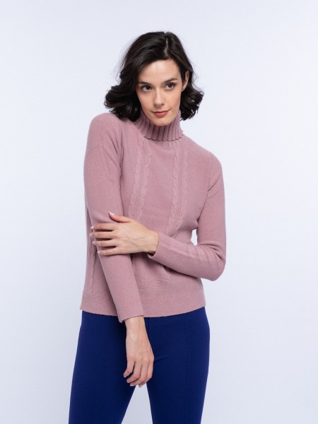Turtle neck knit sweater