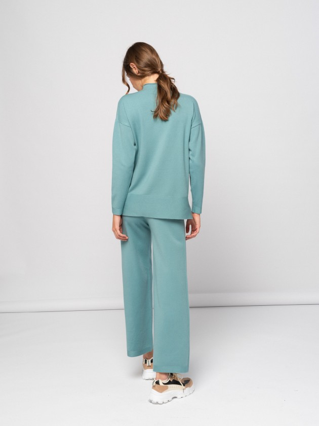 Assimetric sweater