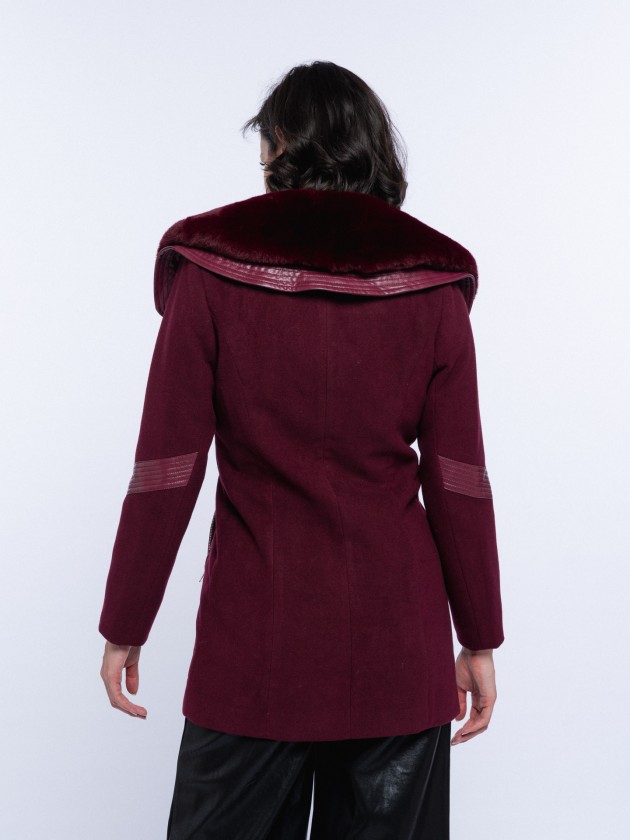 Coat with assimetric zipper