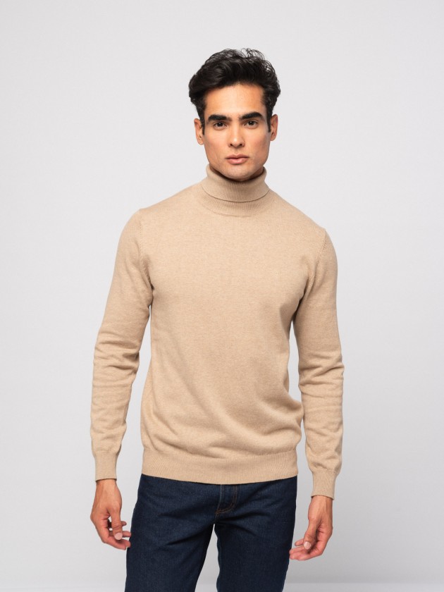 Turtle neck knit sweater