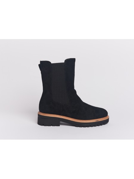 Flat boots with elastic rubber