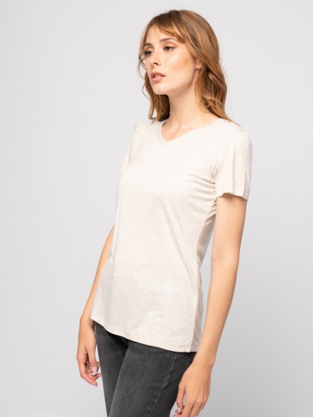 T-shirt with v neck