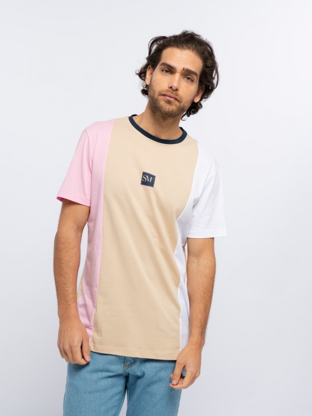 T-shirt tricolor com estampado