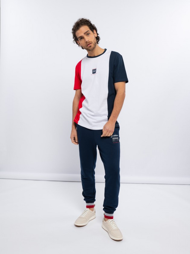 T-shirt tricolor com estampado