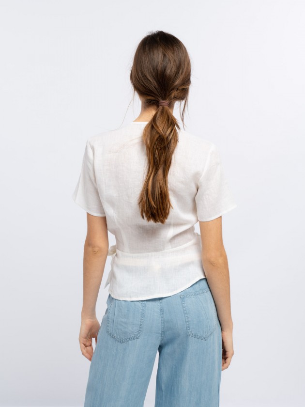 Double-breasted blouse with buttons and loop