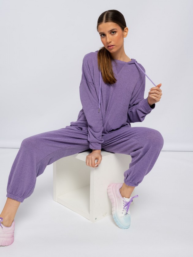 Camisola com capuz e bolsos