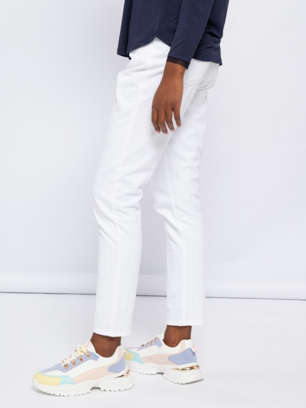 White mom fit pants