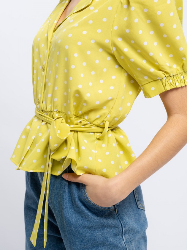 Blusa com estapado s bolinhas