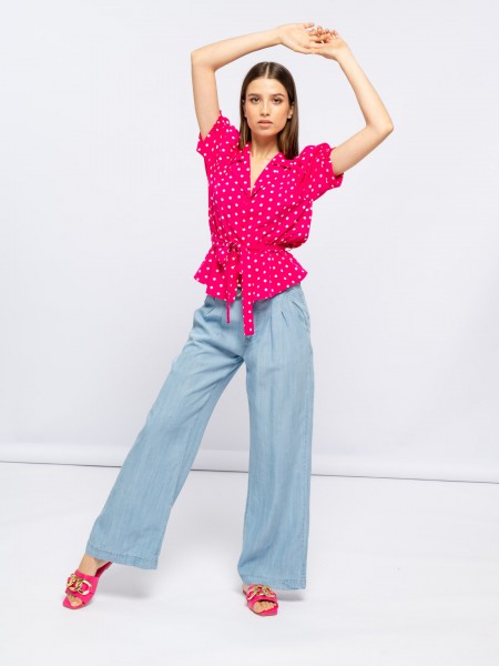 Blusa com estapado s bolinhas