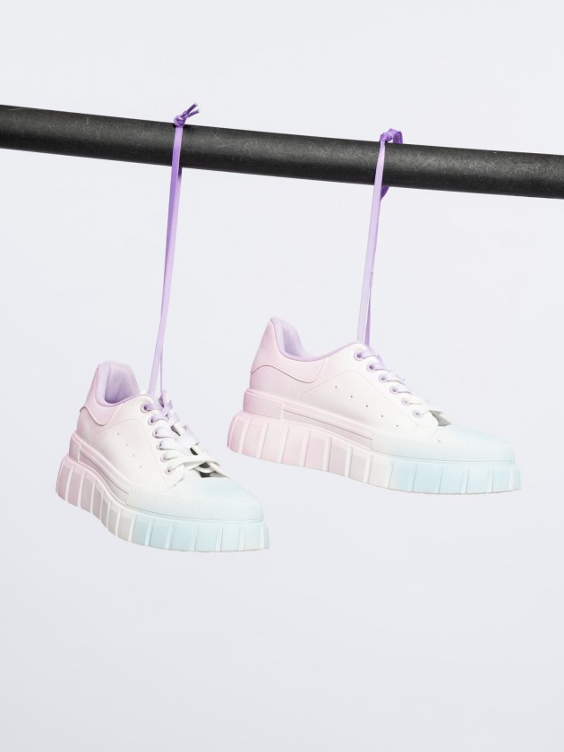 Sneakers with gradient effect