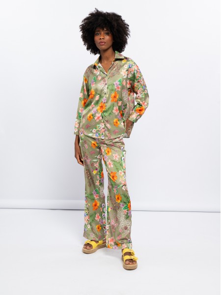 Blusa com estampado floral