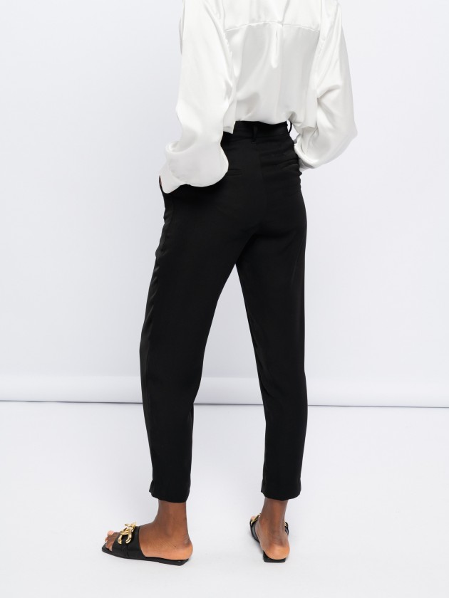Cropped trousers