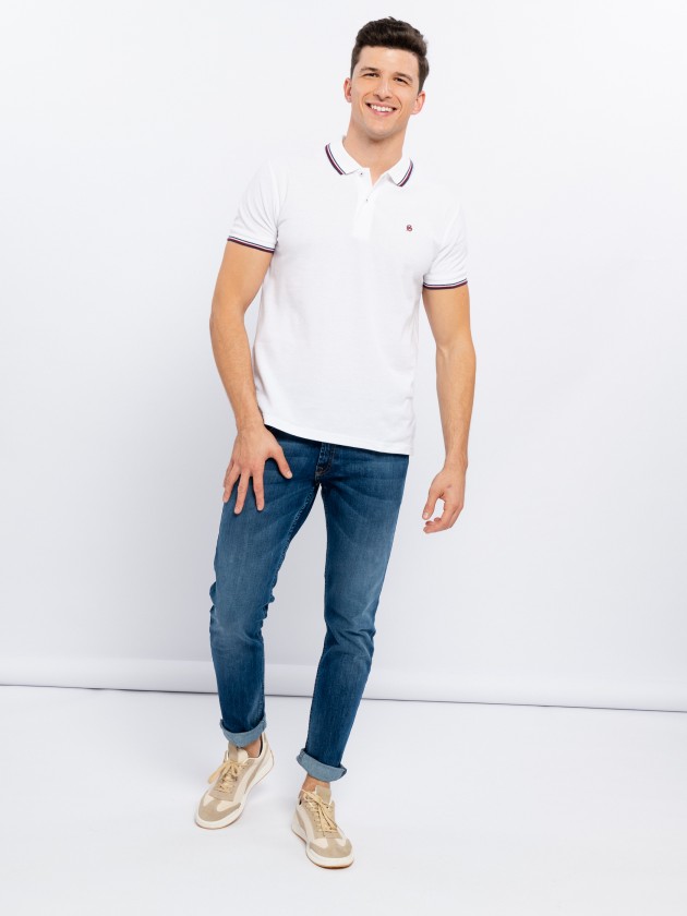 Polo piqu com bordado