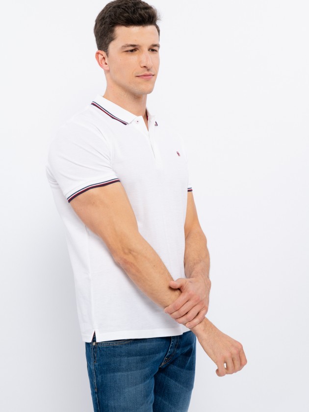 Polo piqu com bordado