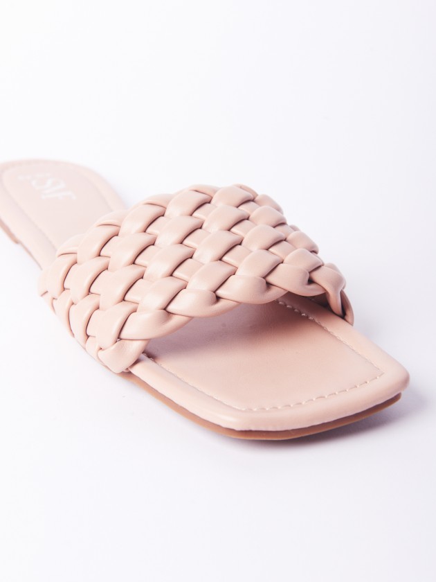 Sandales à talons avec chaîne dorée