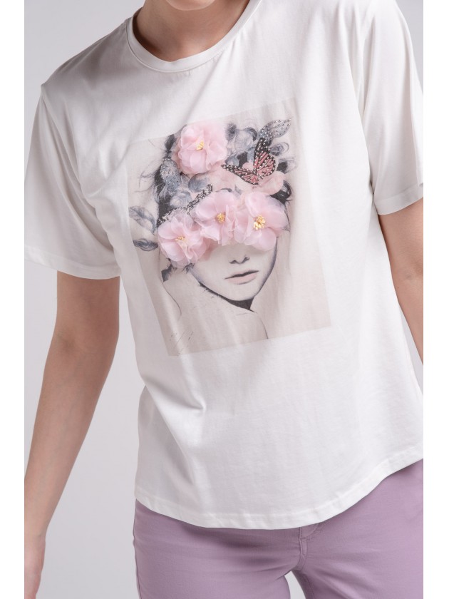 T-shirt com print e flores
