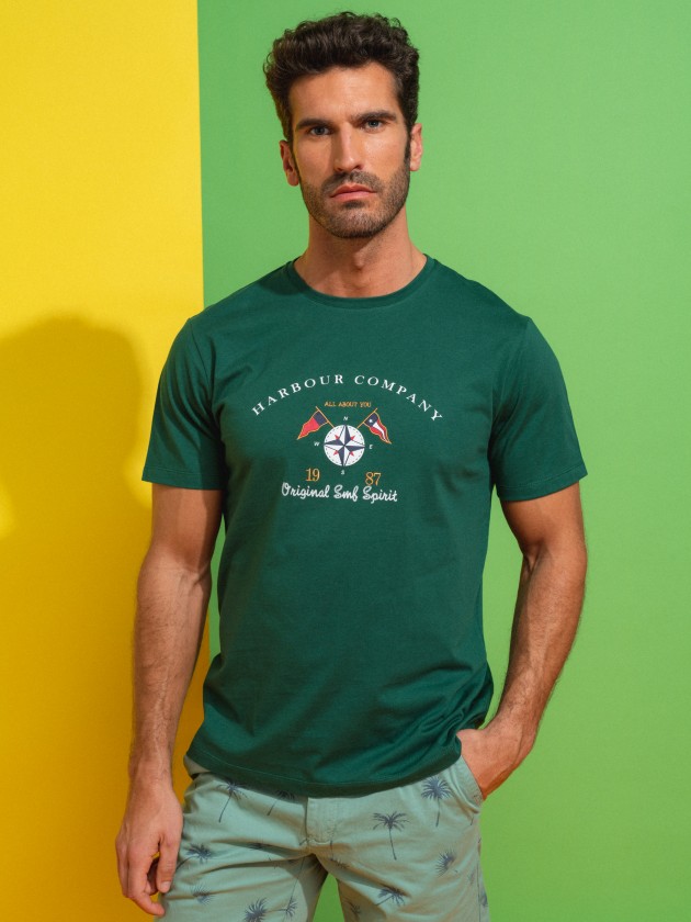 T-shirt estampada com bordado