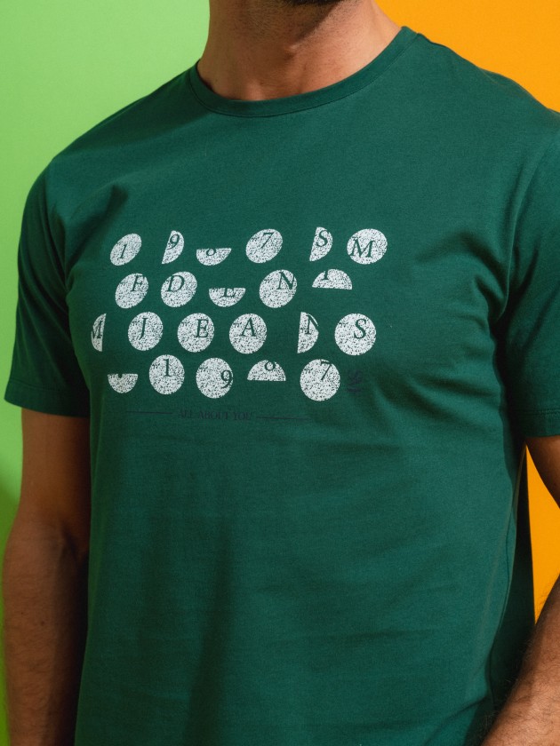 T-shirt básica com estampado
