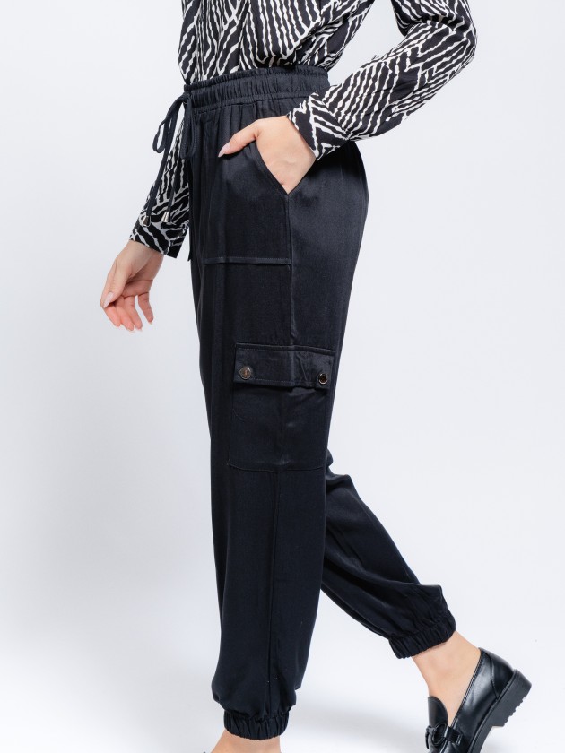 Cargo trousers with side pockets