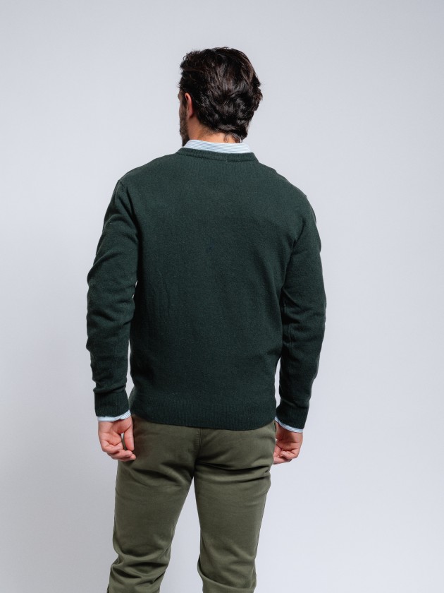 Knitted pullover with embroidery