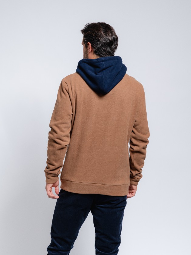 Two-tone sweater in ribbed knit