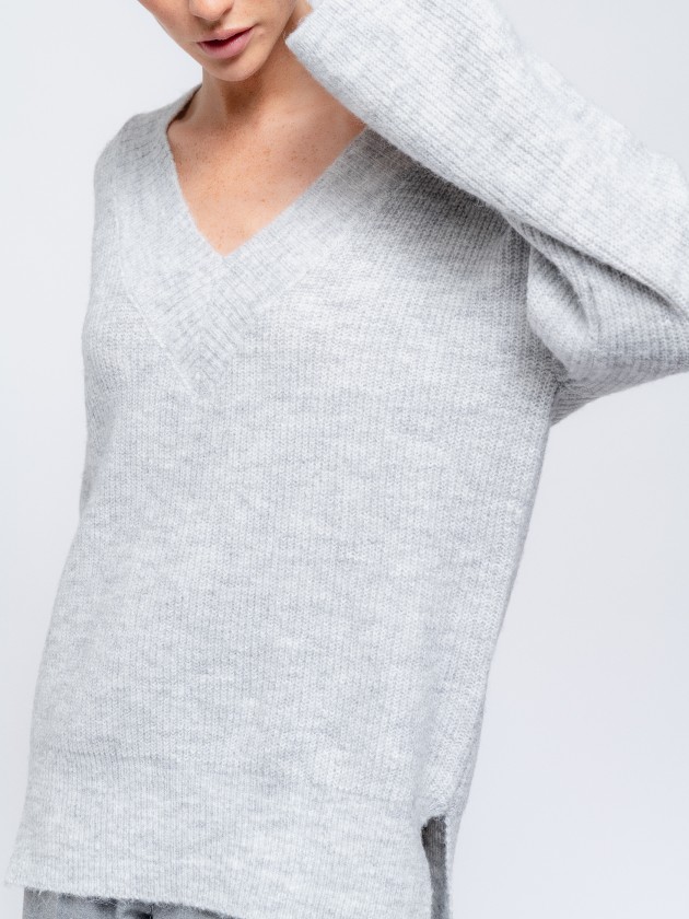 Sweater wit v neck