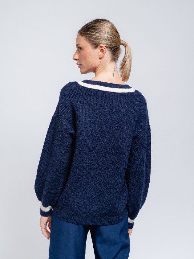 V neck knit sweater