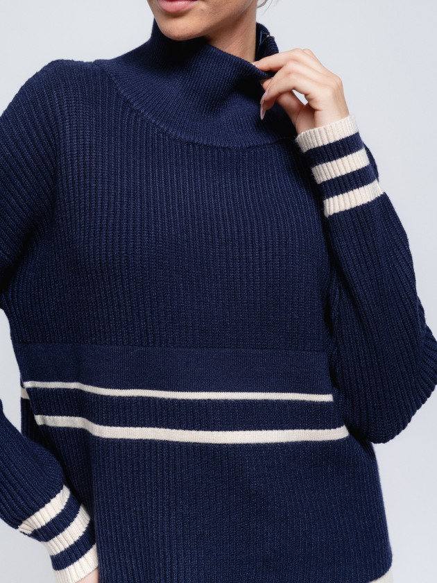 Hight neck sweater with zip