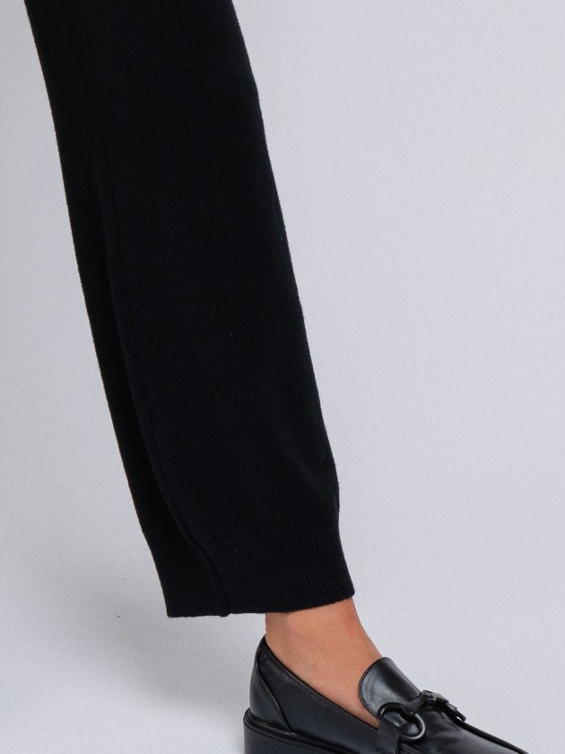 Knit trousers with ribbed trims