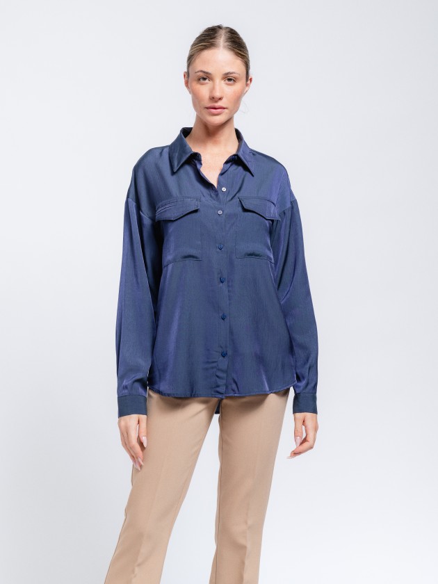 Blouse with pockets at the front