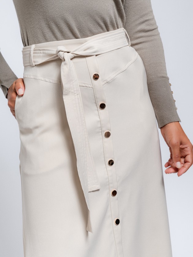 Long skirt wiht buttons