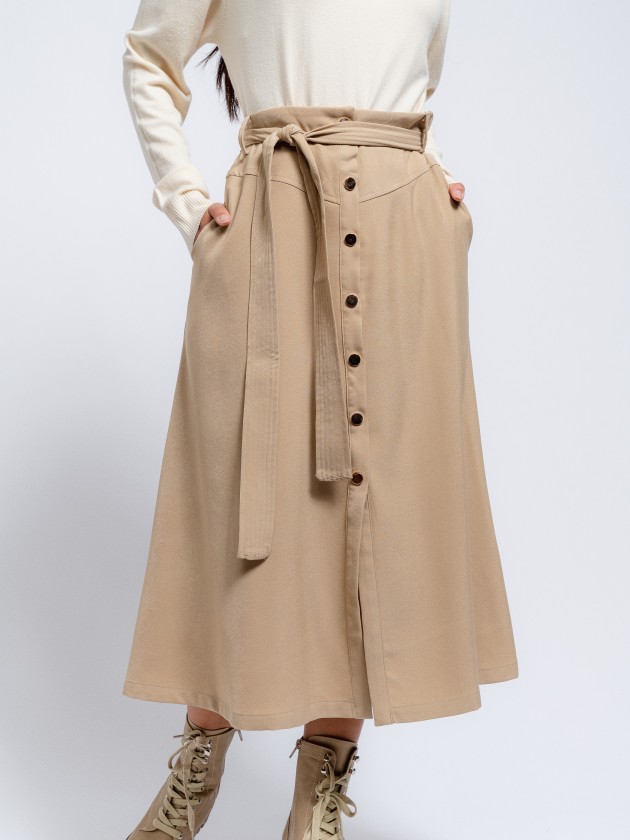 Long skirt wiht buttons