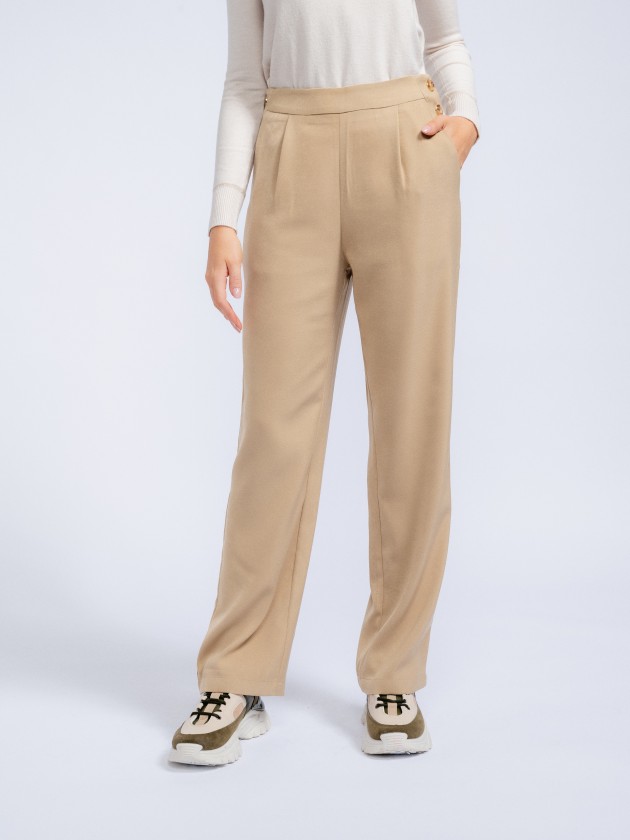 High-waisted trousers with buttons