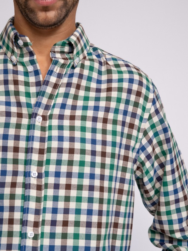 Classic shirt in checkered vaiela fabric