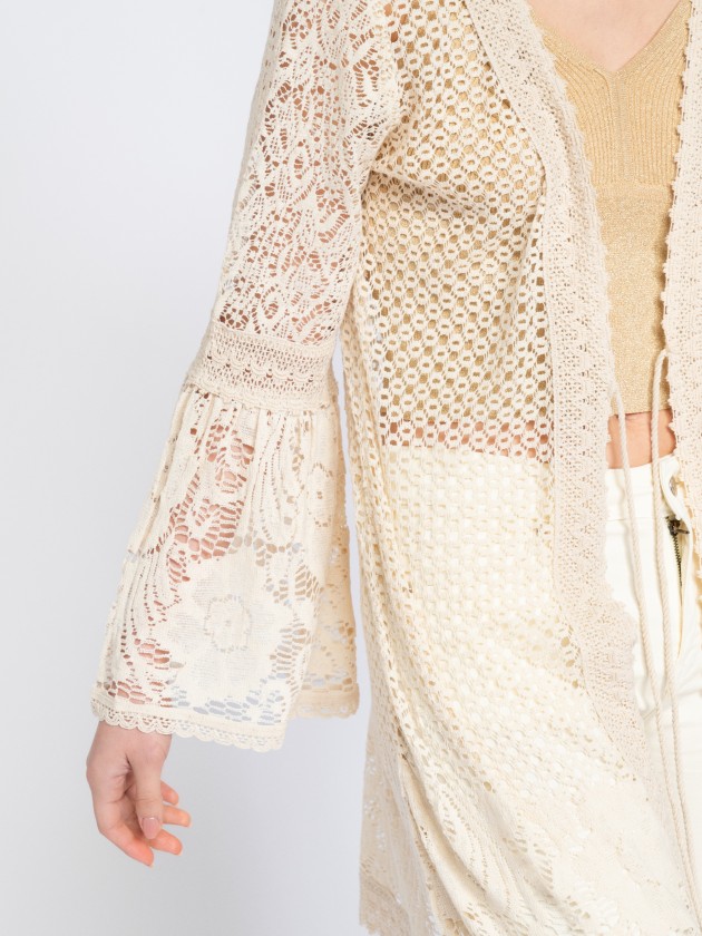 Kimono in lace with embroidery