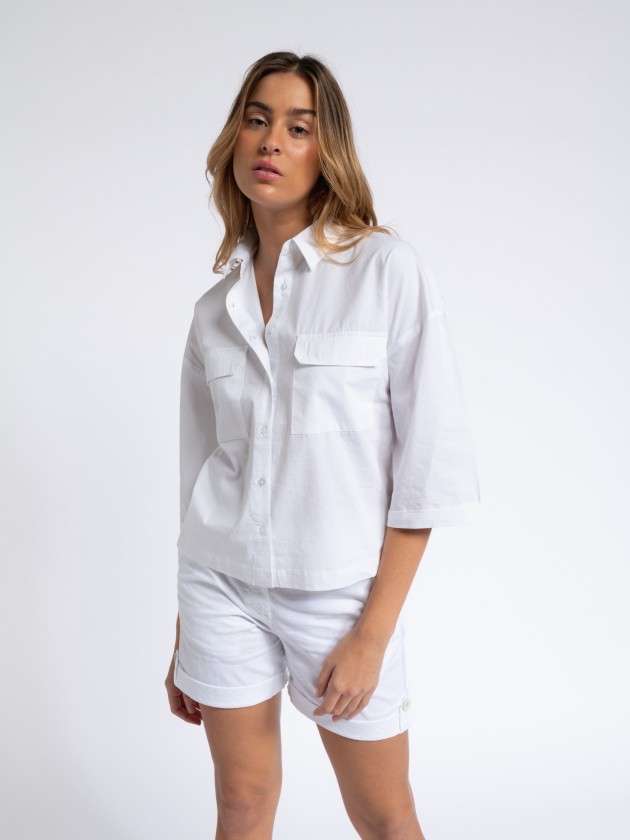 Blusa com bolsos