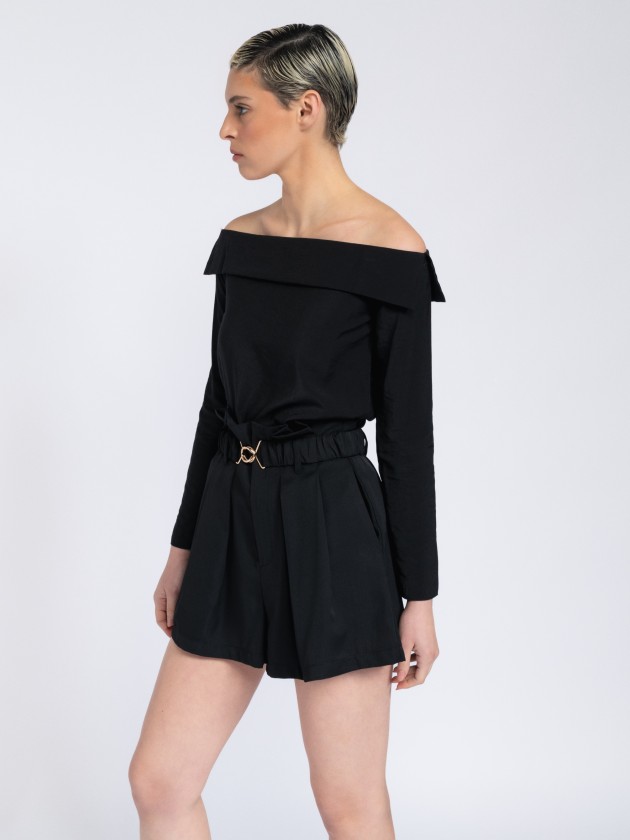 Tunic with open shoulders