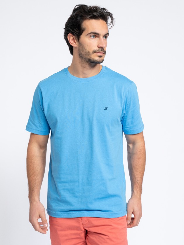 T-shirt básica com bordado