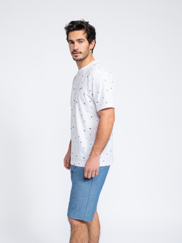 T-shirt estampada com bordado