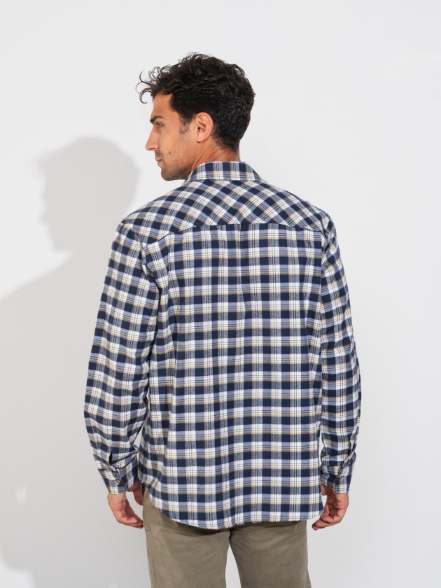 Camisa em tecido flanela xadrez