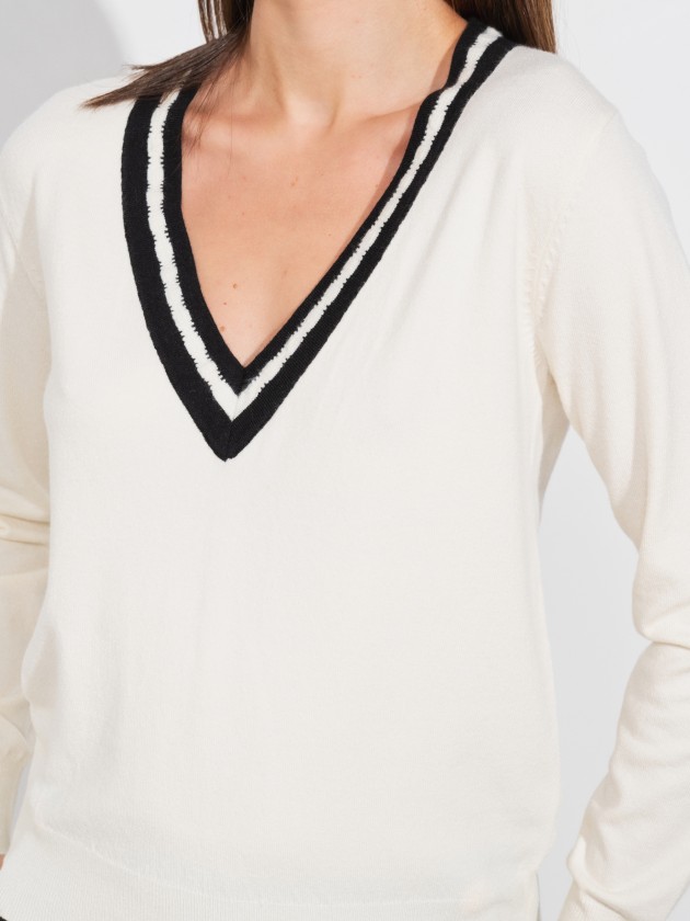 Camisola de malha com decote em bico