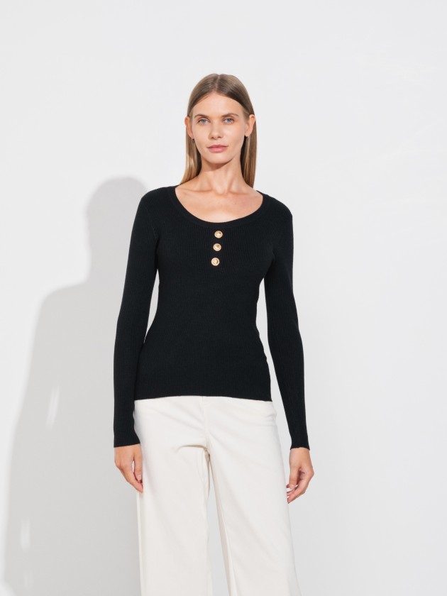 Knitwear sweater with round neckline and button detail