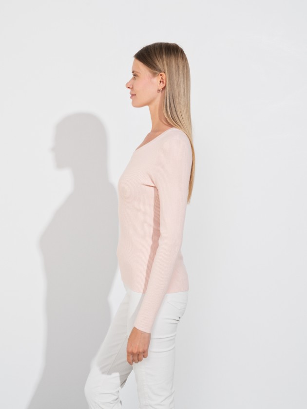 Knitwear sweater with round neckline and button detail