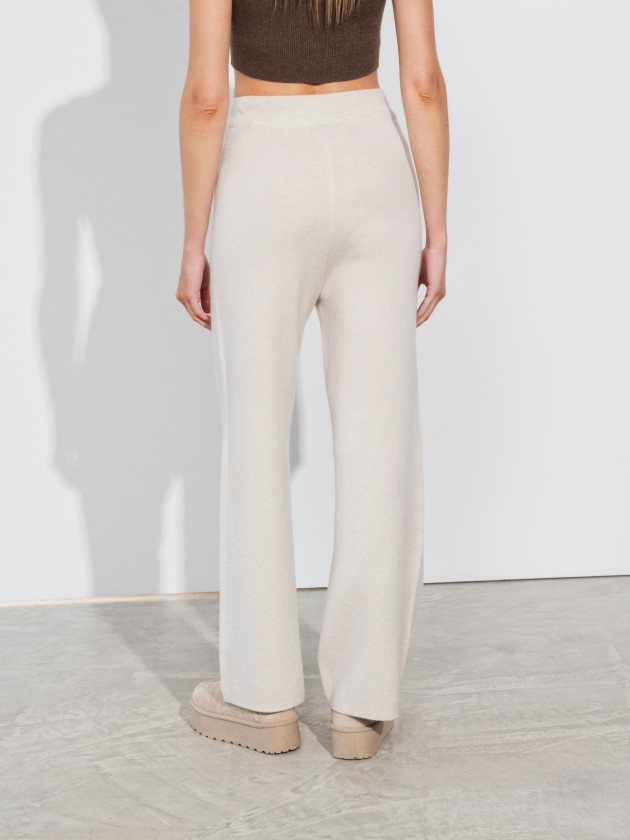 Knitwear trousers with adjustable drawstring