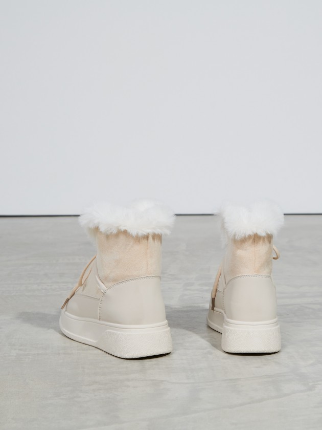 Mid-calf boots with fur