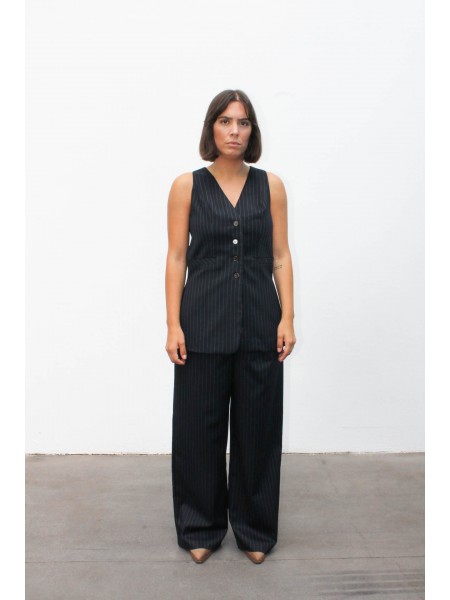 Tailor-cut vest